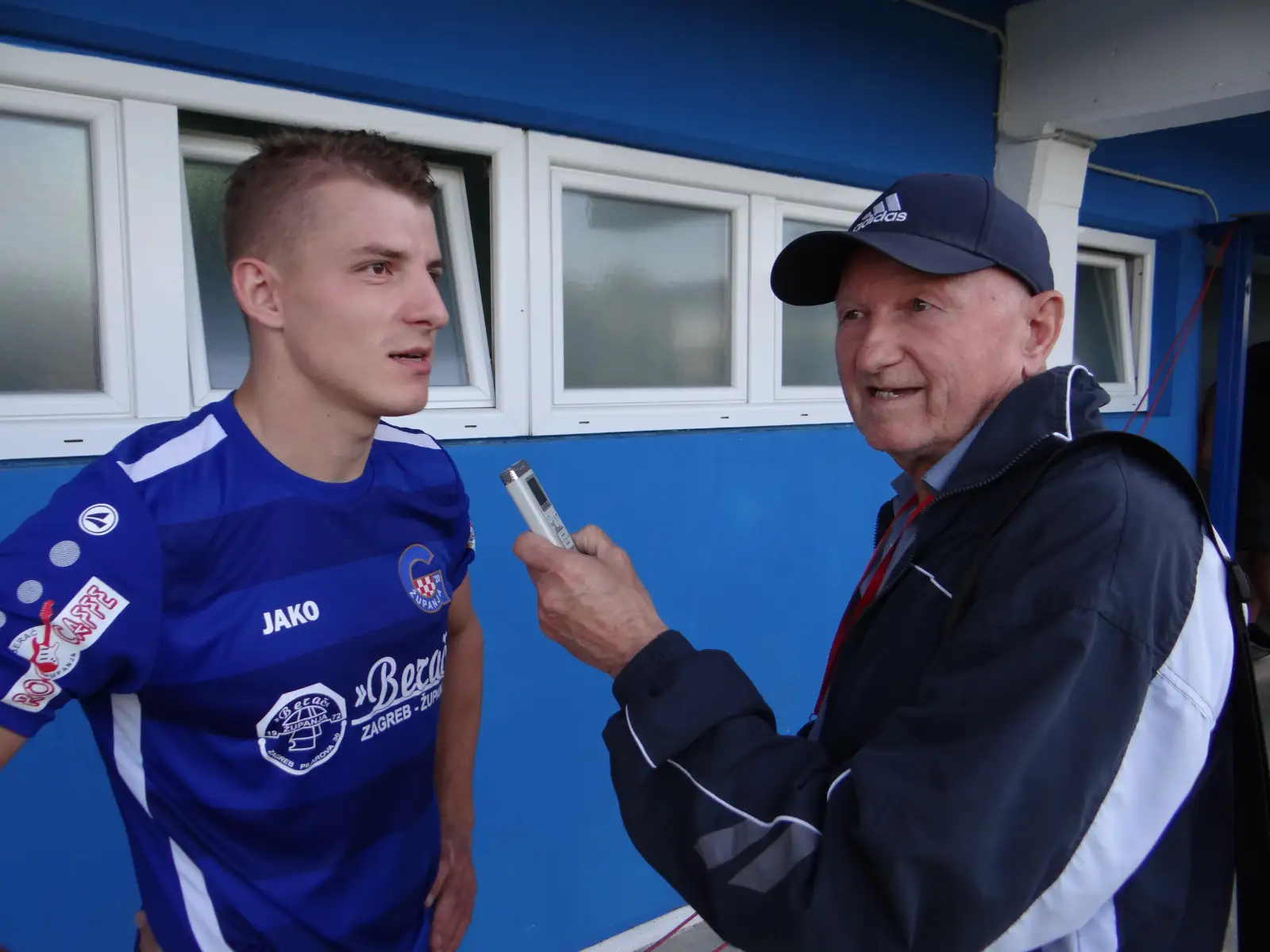 Godine uz sportske terene i mikrofon: Stjepan Bogutovac dobio pjesmu „Di si rode“