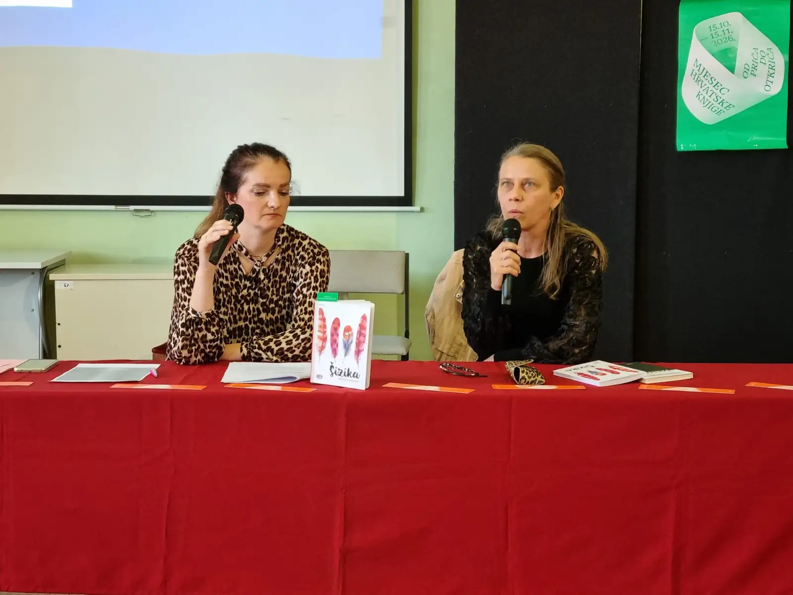 Viktorija Majačić predstavila roman "Šizika" učenicima Gimnazije Županja