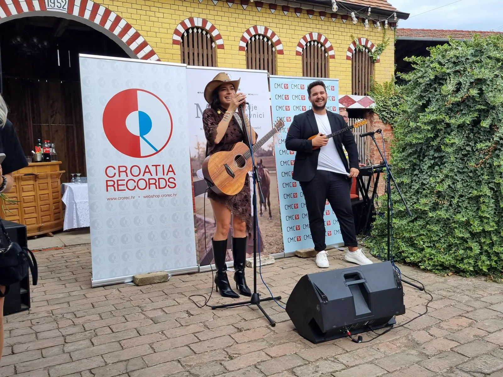 Mia Dimšić predstavila album „Negdje u ravnici“ u Županji